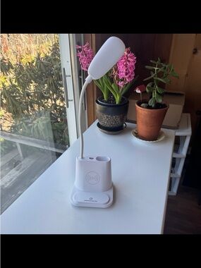 White LED Desk Lamp with Wireless Charging Stand